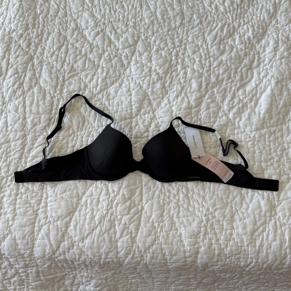 New Calvin Klein Womens Perfectly Fit Lightly Lined T-Shirt Bra Memory Touch 32B